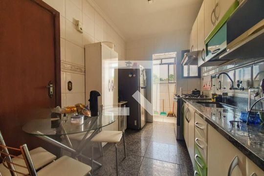 Cozinha de apartamento à venda com 4 quartos, 156m² em Itapoã, Belo Horizonte