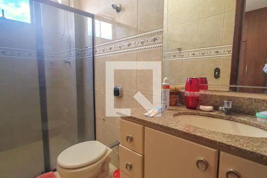 Banheiro 2 de apartamento à venda com 4 quartos, 156m² em Itapoã, Belo Horizonte