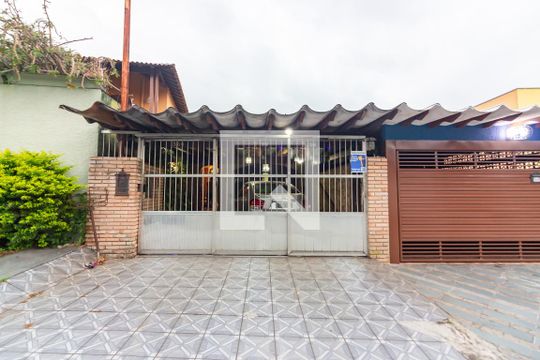 Fachada de casa à venda com 3 quartos, 212m² em Vila Osasco, Osasco