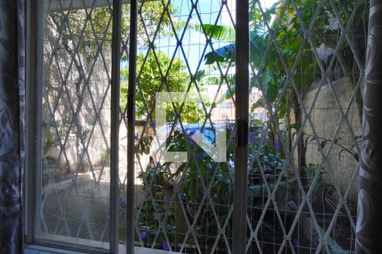 Sala - Vista de casa à venda com 2 quartos, 580m² em Navegantes, Porto Alegre