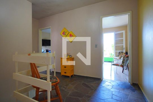 Sala 2 de casa à venda com 2 quartos, 580m² em Navegantes, Porto Alegre