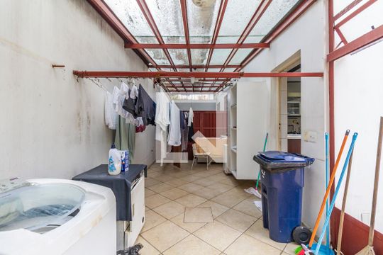 Área de Serviço de casa à venda com 4 quartos, 568m² em Vila Madalena, São Paulo
