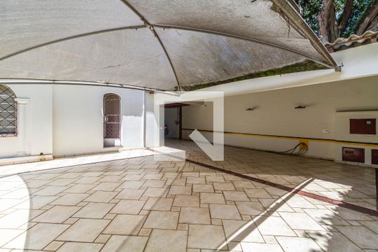 Garagem de casa à venda com 4 quartos, 568m² em Vila Madalena, São Paulo