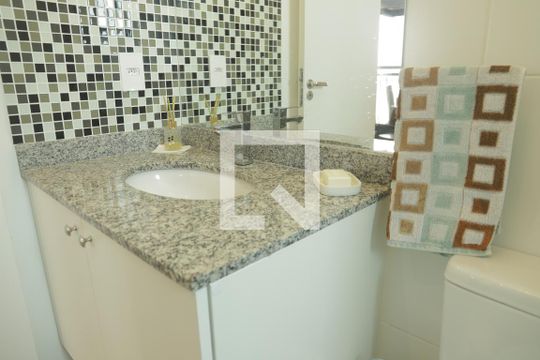 Banheiro de apartamento para alugar com 1 quarto, 34m² em Vila Clementino, São Paulo