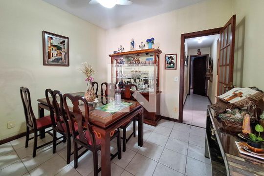 Sala 2 de casa de condomínio à venda com 5 quartos, 207m² em Badu, Niterói