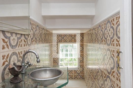 Lavabo de casa para alugar com 4 quartos, 280m² em Vila Mariana, São Paulo