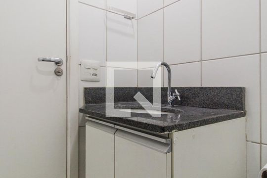 Banheiro 2 de apartamento à venda com 3 quartos, 72m² em Vila Nossa Senhora da Escada, Barueri
