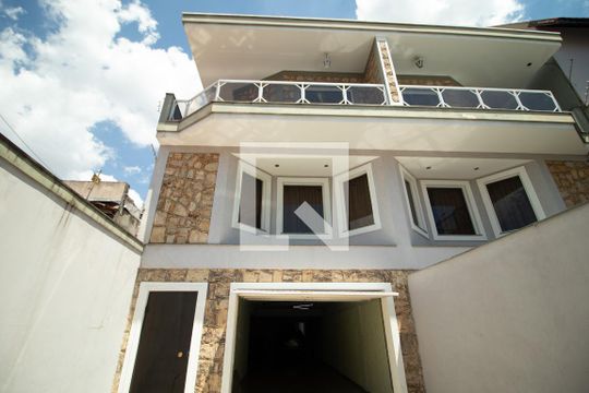 Fachada de casa à venda com 3 quartos, 341m² em Vila Mazzei, São Paulo