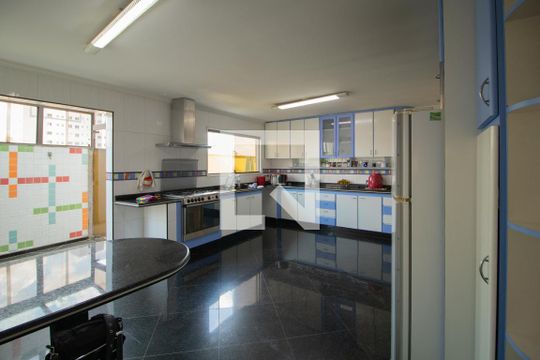 Cozinha - Armários de casa à venda com 3 quartos, 341m² em Vila Mazzei, São Paulo