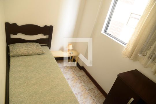 Quarto de apartamento para alugar com 2 quartos, 60m² em Caiçara, Praia Grande