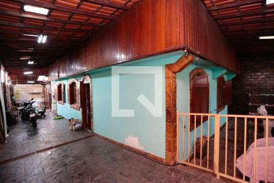 Fachada de casa à venda com 4 quartos, 118m² em Conjunto Agua Branca, Contagem