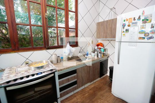 Cozinha de casa à venda com 4 quartos, 118m² em Conjunto Agua Branca, Contagem