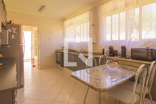 Cozinha de casa à venda com 4 quartos, 440m² em Vila Moraes, Jundiaí