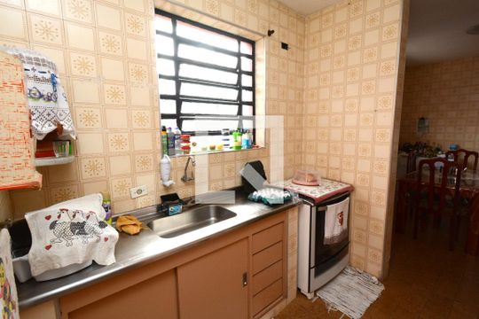 Cozinha de casa à venda com 3 quartos, 300m² em Vila Campo Grande, São Paulo