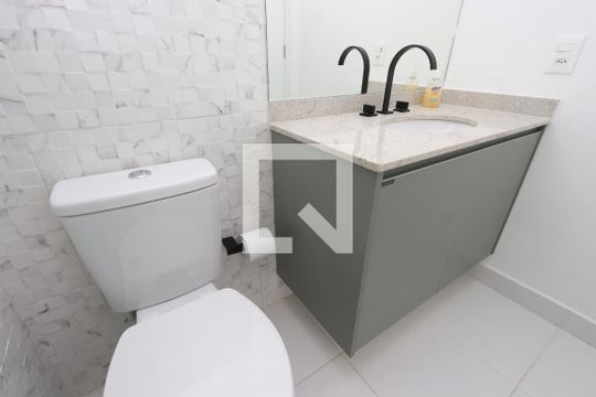 Banheiro de apartamento para alugar com 1 quarto, 34m² em Vila Independência, São Paulo