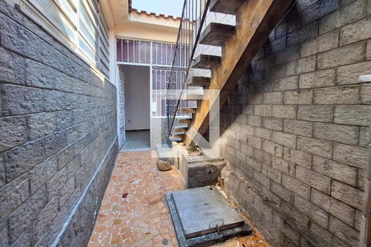 Quintal de casa à venda com 3 quartos, 90m² em Fonseca, Niterói