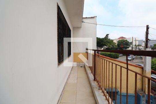 Sacada de casa à venda com 3 quartos, 250m² em Santa Terezinha, Santo André
