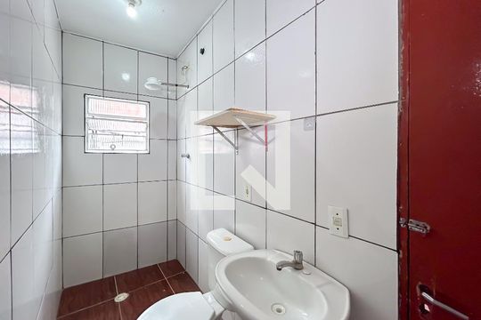 Banheiro  de apartamento para alugar com 1 quarto, 60m² em Jardim Silveira, Barueri