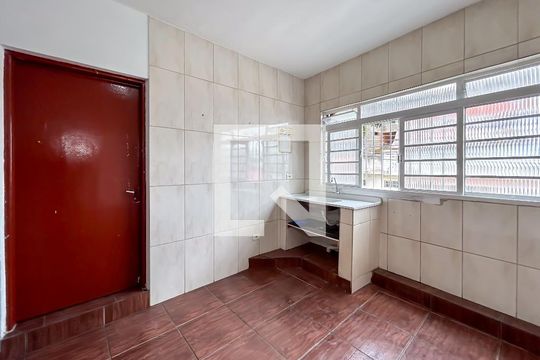 Cozinha de apartamento para alugar com 1 quarto, 60m² em Jardim Silveira, Barueri
