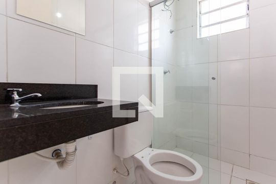Banheiro de apartamento à venda com 2 quartos, 44m² em Serrano, Belo Horizonte