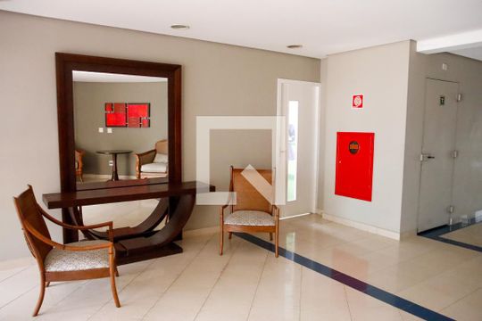 Hall de entrada de apartamento para alugar com 2 quartos, 81m² em Centro, Osasco