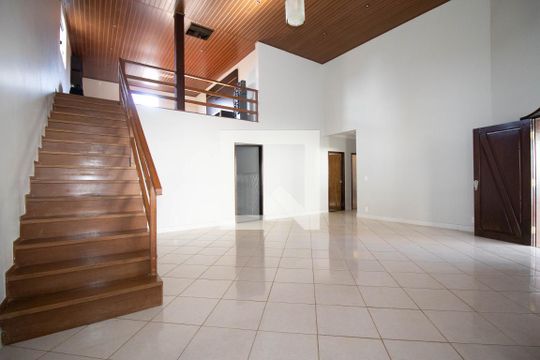 Casa de Condomínio para alugar com 3 quartos, 450m² em Setor Habitacional Vicente Pires, Brasília