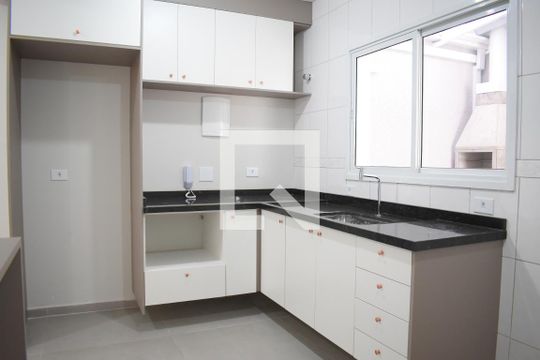 Cozinha de casa de condomínio para alugar com 3 quartos, 125m² em Xaxim, Curitiba