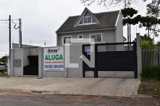 Fachada de casa de condomínio para alugar com 3 quartos, 125m² em Xaxim, Curitiba