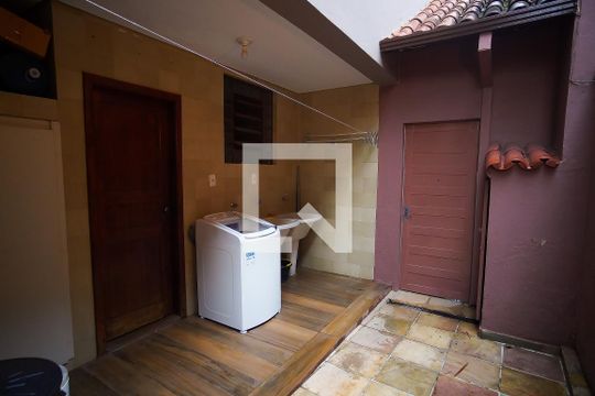 Área de Serviço de casa à venda com 6 quartos, 288m² em Itapoã, Belo Horizonte