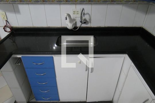 Cozinha - Pia e Gabinete de casa para alugar com 3 quartos, 170m² em Sítio Morro Grande, São Paulo