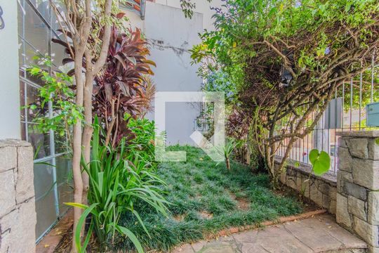 Jardim de casa à venda com 3 quartos, 173m² em Vila Monumento, São Paulo