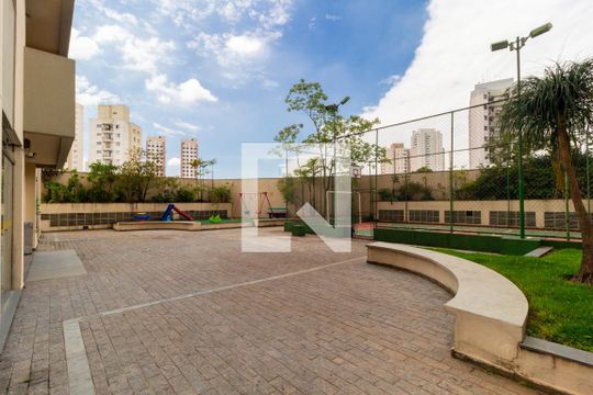 Área comum de apartamento à venda com 3 quartos, 75m² em Vila Bertioga, São Paulo