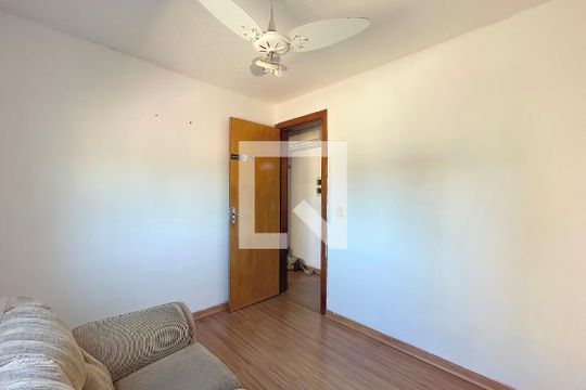 Quarto 2 de apartamento para alugar com 2 quartos, 38m² em Protásio Alves, Porto Alegre