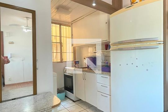 Cozinha de apartamento para alugar com 2 quartos, 38m² em Protásio Alves, Porto Alegre