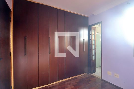 Suíte - Quarto 1 de apartamento para alugar com 2 quartos, 64m² em Parque das Nações, Santo André