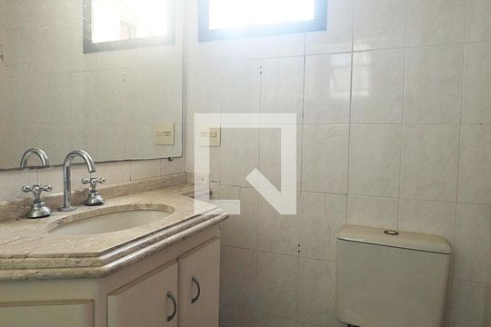 Suíte - Banheiro do Quarto 1 de apartamento para alugar com 2 quartos, 64m² em Parque das Nações, Santo André