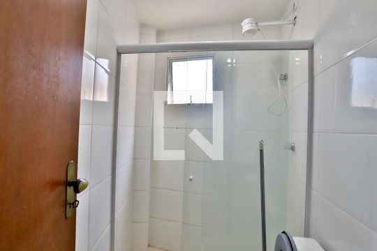 Banheiro  de kitnet/studio para alugar com 2 quartos, 38m² em Belenzinho, São Paulo