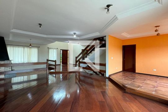 Sala de casa de condomínio à venda com 4 quartos, 480m² em Residencial Morada das Estrelas (aldeia da Serra), Barueri