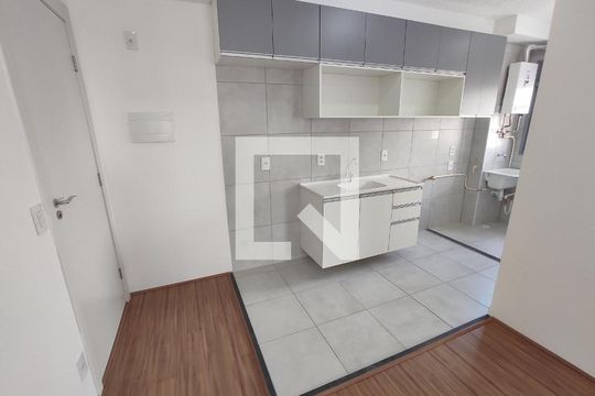 Cozinha de apartamento para alugar com 2 quartos, 40m² em Várzea da Barra Funda, São Paulo
