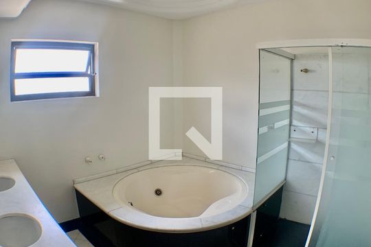 Banheiro da Suite 1 de apartamento à venda com 4 quartos, 270m² em Vila Mariana, São Paulo