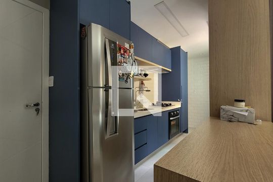 Cozinha de apartamento à venda com 2 quartos, 98m² em Vila Pinheirinho, Santo André