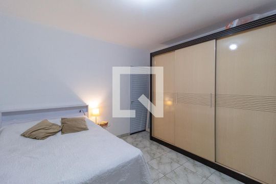 Quarto de casa à venda com 3 quartos, 213m² em Quitaúna, Osasco