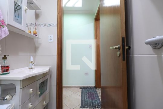 Banheiro de apartamento à venda com 2 quartos, 70m² em Vila Humaita, Santo André