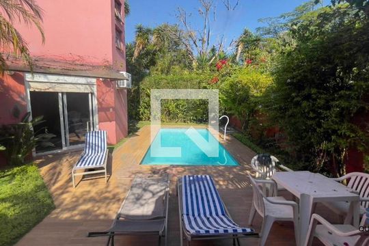 Casa de Condomínio à venda com 4 quartos, 445m² em Alphaville, Santana de Parnaíba