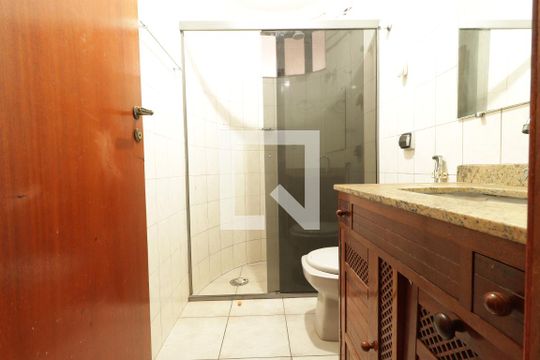 Banheiro  de casa para alugar com 3 quartos, 100m² em Parque Anhanguera, Ribeirão Preto