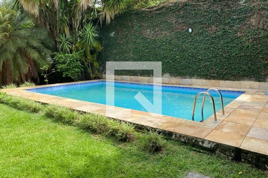 Área comum de casa de condomínio à venda com 5 quartos, 630m² em Anil, Rio de Janeiro