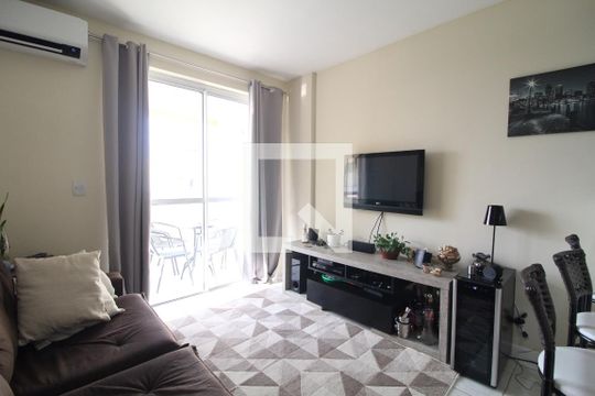 Sala de apartamento para alugar com 1 quarto, 50m² em Barra da Tijuca, Rio de Janeiro