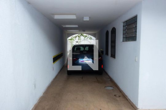 Garagem de casa à venda com 4 quartos, 200m² em Jardim Bélgica, São Paulo