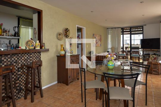 Sala de apartamento para alugar com 3 quartos, 236m² em Recreio dos Bandeirantes, Rio de Janeiro