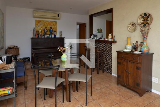 Sala de apartamento para alugar com 3 quartos, 236m² em Recreio dos Bandeirantes, Rio de Janeiro